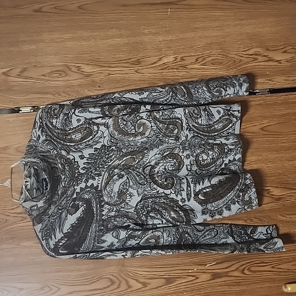 Paisley print long sleeve light weight sweater